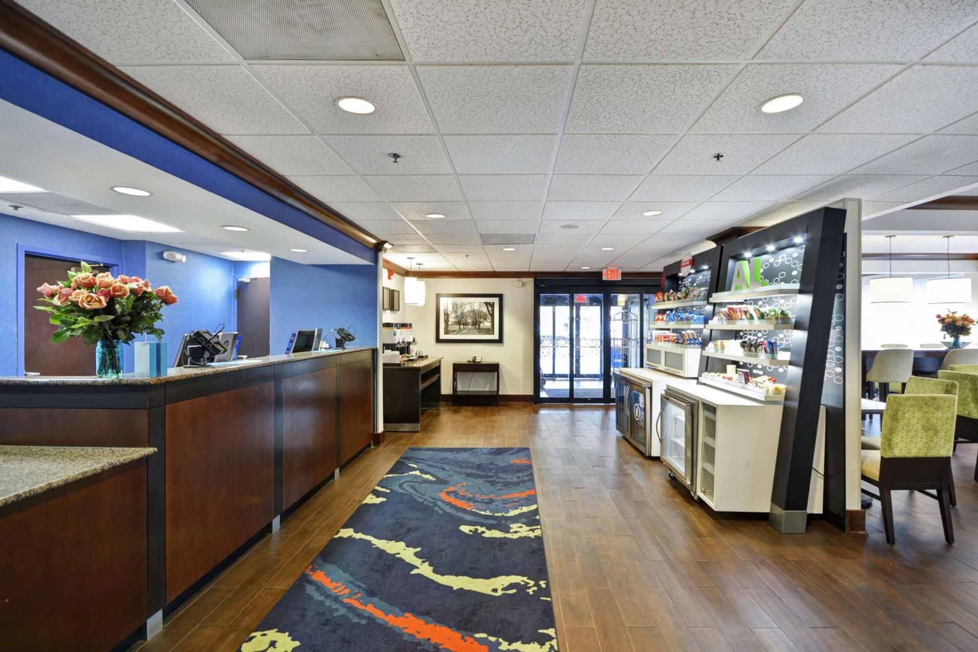 Hampton Inn Birmingham/Mountain Brook Exteriör bild